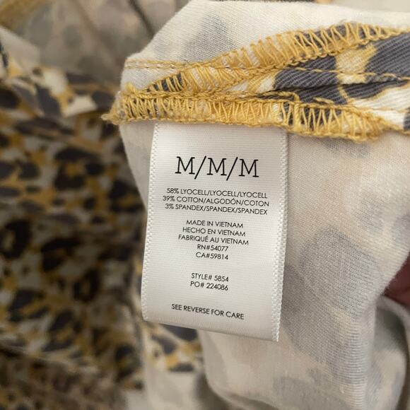 Cabi Providence Shacket Women's Medium Yellow Leopard Print Shirt Jacket 5854 - Picture 7 of 10